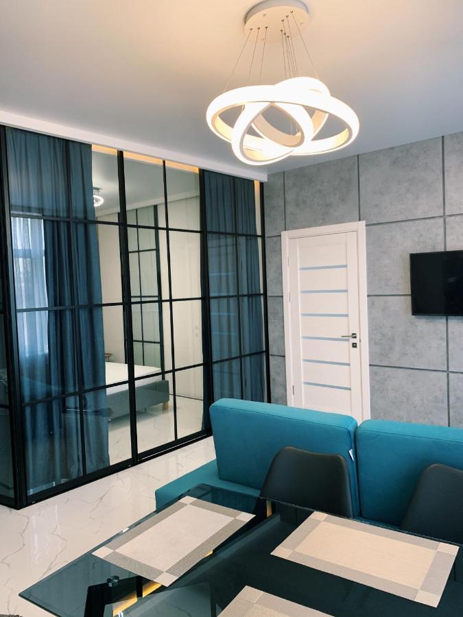Sunny Apartment 5 Odessa Esterno foto